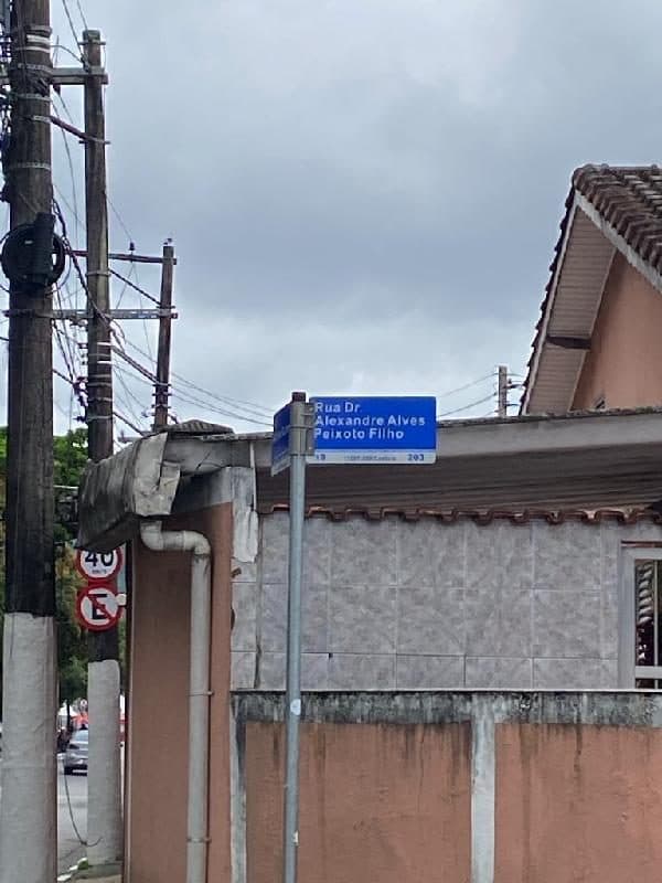 R DOUTOR ALEXANDRE ALVES PEIXOTO FILHO, N. 204, SANTOS
