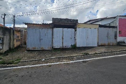 RUA JOAO GUIMARAES ROSA, N. 599, CS 03 QD 11 LT 04, ESMERALDAS
