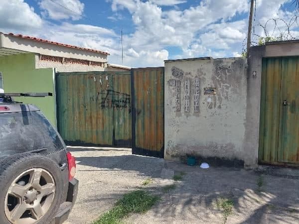 AVENIDA LUIZA GONCALVES DE OLIVEIRA, N. 732, CS 10, LT 09-A, QD 18, ESMERALDAS