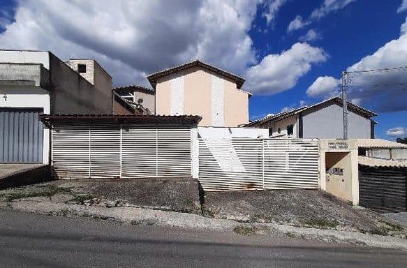 RUA NESPEIRAS, N. 175, CS 04, ESMERALDAS
