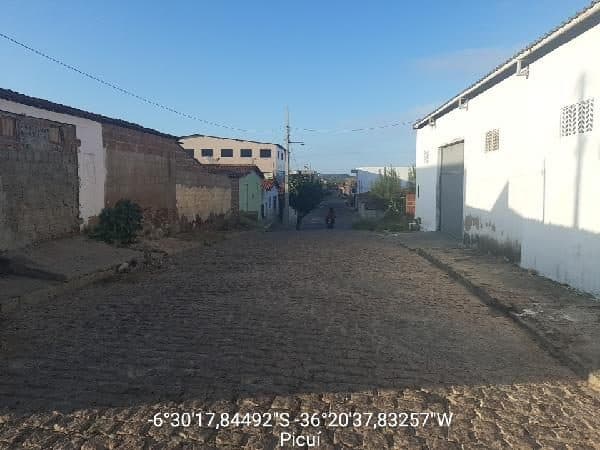 RUA MANOEL HENRIQUES DA COSTA, N. 210, UNI 01, PICUI