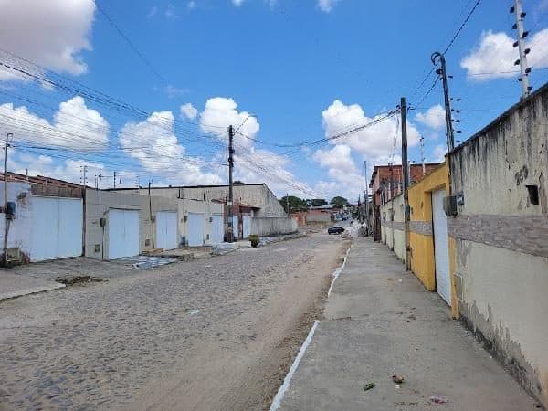 RUA DA PAZ, N. 238-A, LT 17 QD 89, PACATUBA