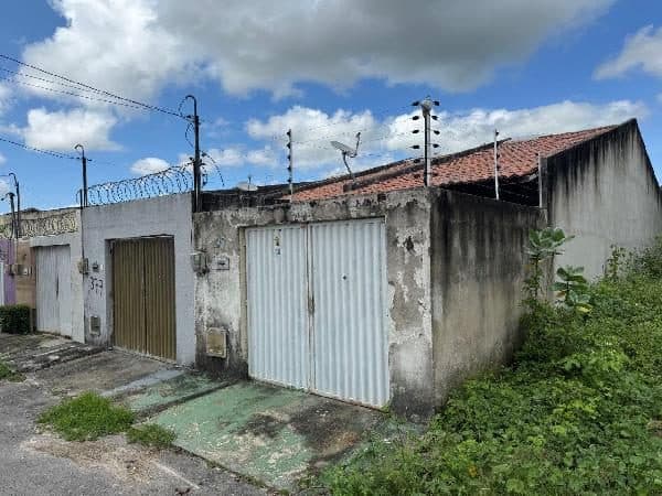 RUA RIO TIMBO, N. 381, QD 02 LTS 25/26, ITAITINGA