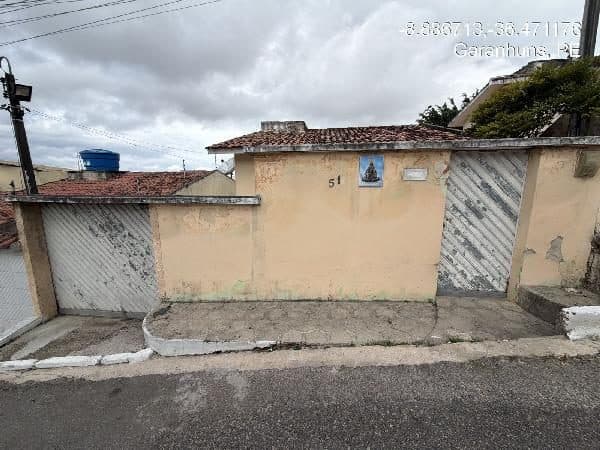 RUA ARLINDO TENORIO DE MIRANDA, N. 51, LT 03, QD 2A, LOT PETRÓPOLIS, GARANHUNS