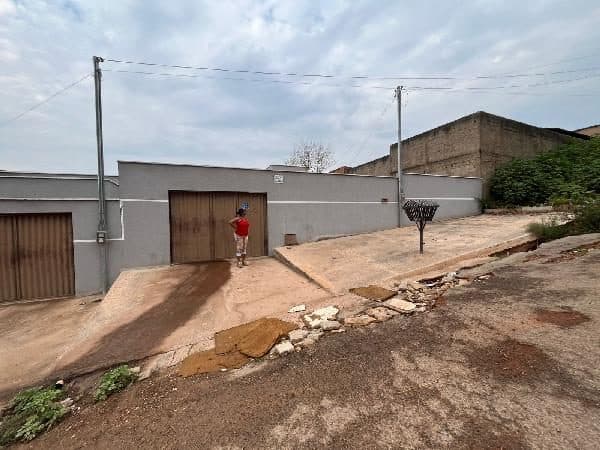 RUA 28, N. SN, LT.10A QD.19, SANTO ANTONIO DO DESCOBERTO