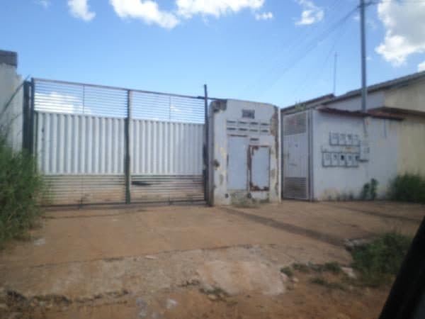 RUA 370, N. 1, CS 01 QD 569 LT 18, LUZIANIA