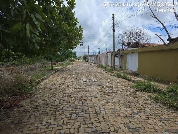 RUA BENEDITO DA ROCHA FREITAS, N. 15, LT 15 QD N, TERESINA