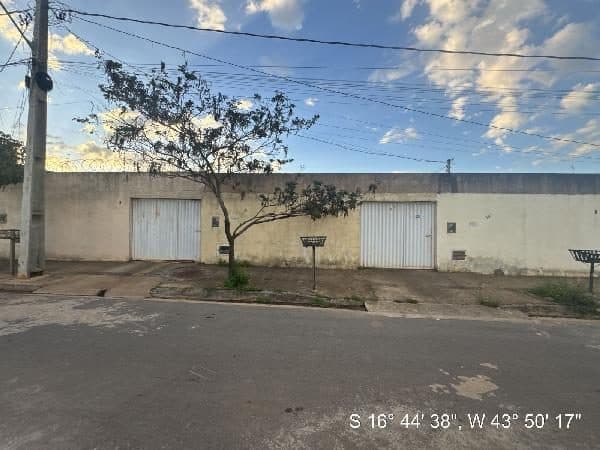RUA Y-L, N. 60, LT 28 QD 55-A, MONTES CLAROS
