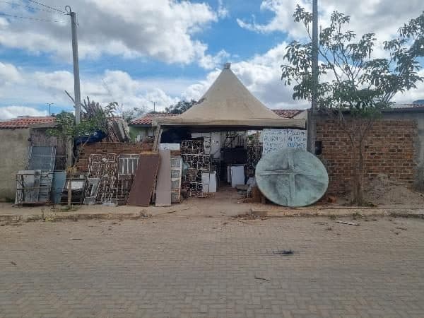 RUA PROFESSORA CREMILDA XAVIER DE SOUZA, N. 283, LT 38 QD 46, BELO JARDIM