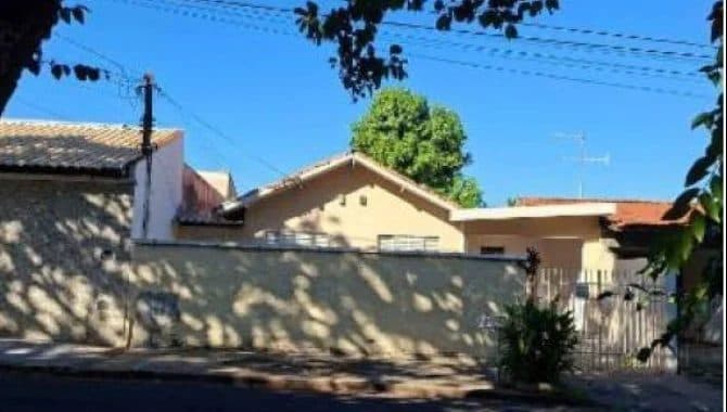 Rua Antonio José Azevedo, 90, Núcleo Habitacional Monsenhor Pasetto, Lins, SP, Lins