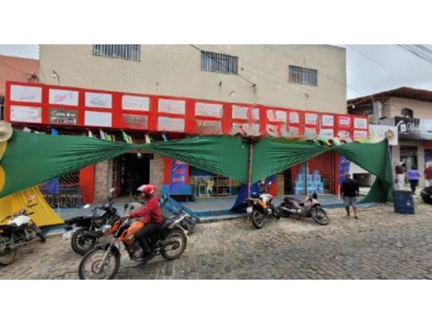 Rua Otávio Mangabeira, 42/44 - Imóveis Comercial - Centro - Poções / BA, Poções