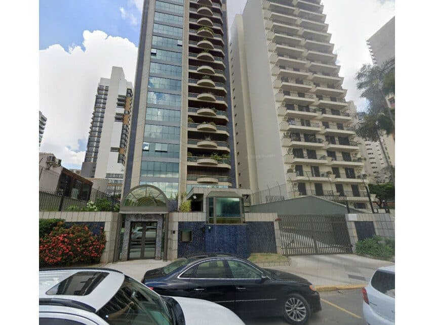 Rua Maria Monteiro, 647 - Apartamento 03 e Vagas 13, 13-A, 50 e 51, Edifício Saint Thomas - Cambuí - Campinas / SP, Campinas