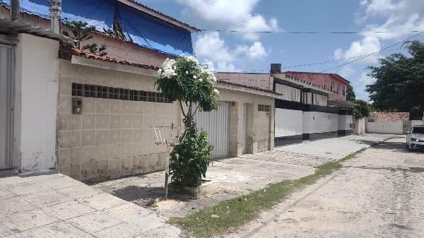 RUA BRIGADEIRO EDUARDO GOMES, N. 4, LOTE 10 QUADRA 77, OLINDA