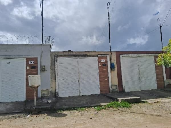 RUA LUCIANO CARNEIRO, N. 549, 2426 E 7, PACATUBA