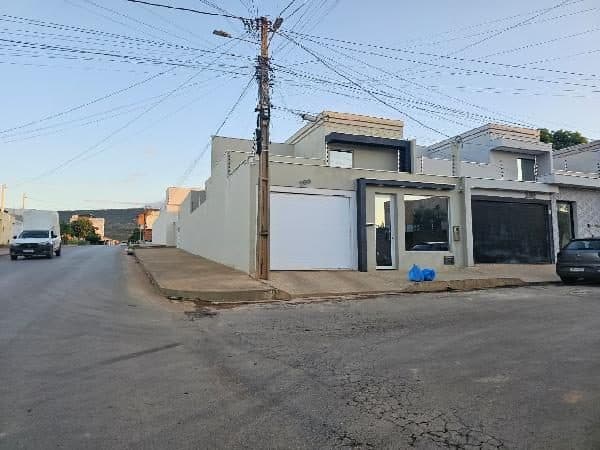 RUA OTAVIO MANGABEIRA, N. 260, LT 09 10 QD 08, BARREIRAS