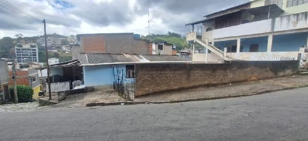 RUA BERLIN, N. 156, CASA UNIFAMILIAR, LOTE 18, NOVA FRIBURGO