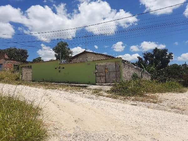RUA TRINTA E OITO, N. 98, CS 02, ESMERALDAS