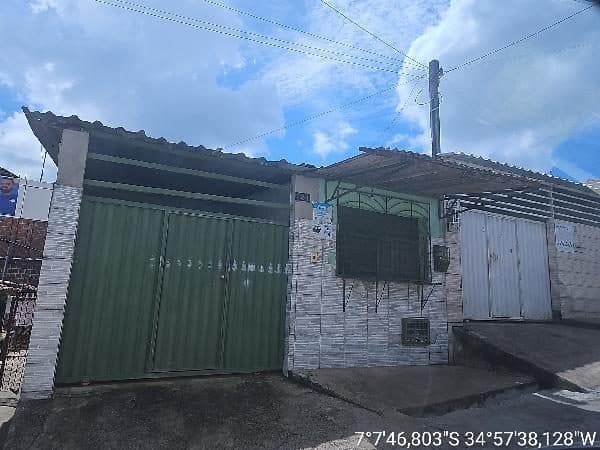 RUA TANCREDO NEVES, N. 272, CS 101, LT 11, QD 12, SANTA RITA