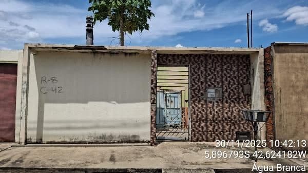 RUA 8, N. SN, LT 42, AGUA BRANCA