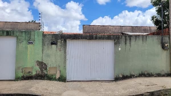 R SALVINA M DE ALMEIDA, N. 504-A, CS A PARTE, HORIZONTE