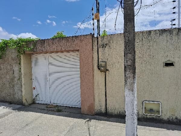 RUA 111, N. 127, LT 09 QD 05, MARACANAU