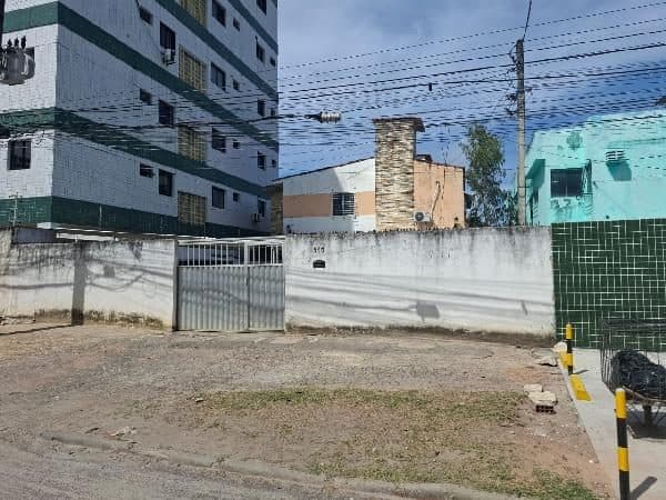 AVENIDA REGINA LACERDA, N. 813, CS 06 LT 10 QD 06, OLINDA
