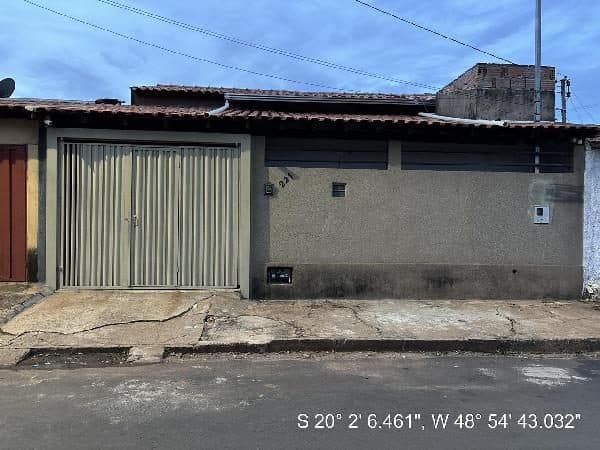 RUA ELEUSA BANDEIRA DA SILVA (ANTIGA RUA 02), N. 221, LT 26 QD 616, FRUTAL