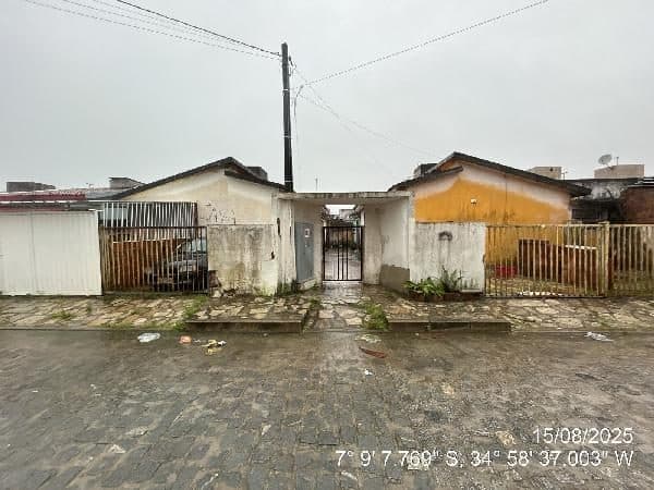 RUA JULIO FRANCISCO DE LIMA, N. 122, QD 20, SANTA RITA