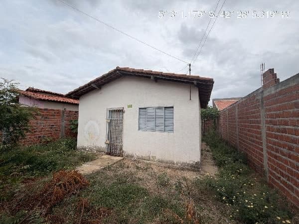 RUA XIII, N. 516, LT 2 QD B, ALTOS