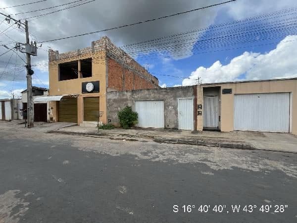 RUA E, N. 215, LT 15, QD 06, MONTES CLAROS