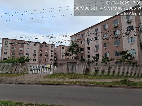 AVENIDA EDGAR PIRES DE CASTRO, N. 2901, Apto 301, BL 15, 3º PAV, PORTO ALEGRE