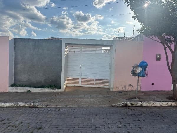 RUA IVALDO BEZERRA DA SILVA, N. 52, LT 13, QD 20,, BELO JARDIM
