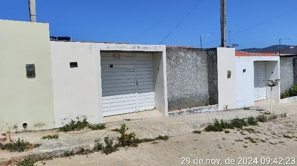 RUA OCILIA FERREIRA DE LIMA, N. 60, LT 15 QD 34 LOT VIANA E MOURA INHUMAS, BELO JARDIM