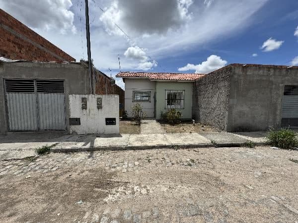 ESTRADA DA PEDRA FERRADA, N. 26, QUADRA E, FEIRA DE SANTANA