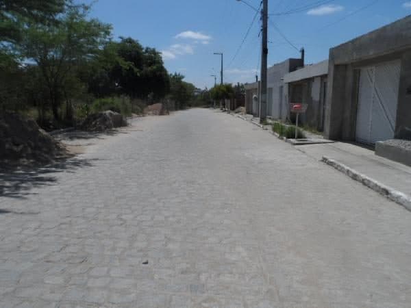 RUA JOSEFA FERREIRA DE BARROS DA SILVA, N. 31, LT08 QD39, BELO JARDIM