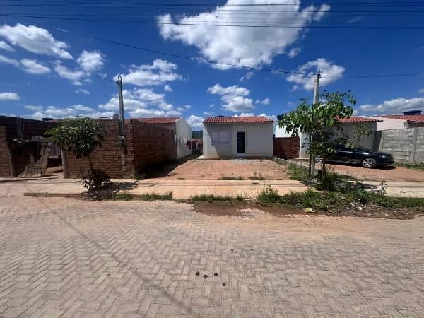 R ROSELI MARIA DE LIRA SILVA, N. 56, LOTE 39 QUADRA 41, BELO JARDIM
